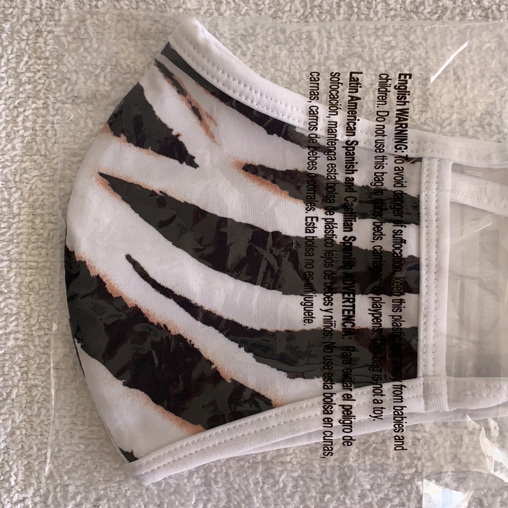 Fabletics Face Mask - Picture 4 of 8